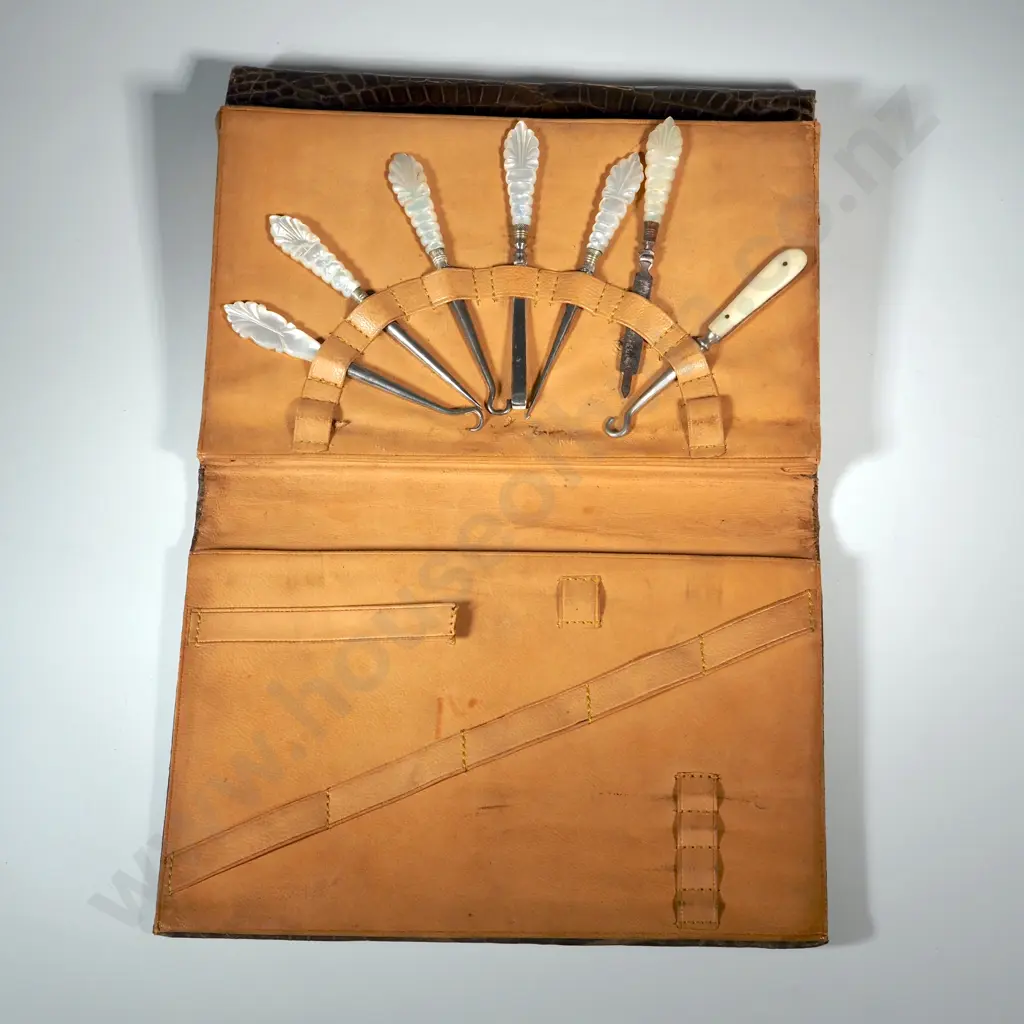 Vintage Brown Crocodile Skin/Leather Travelling Amenities Kit. Image 1++