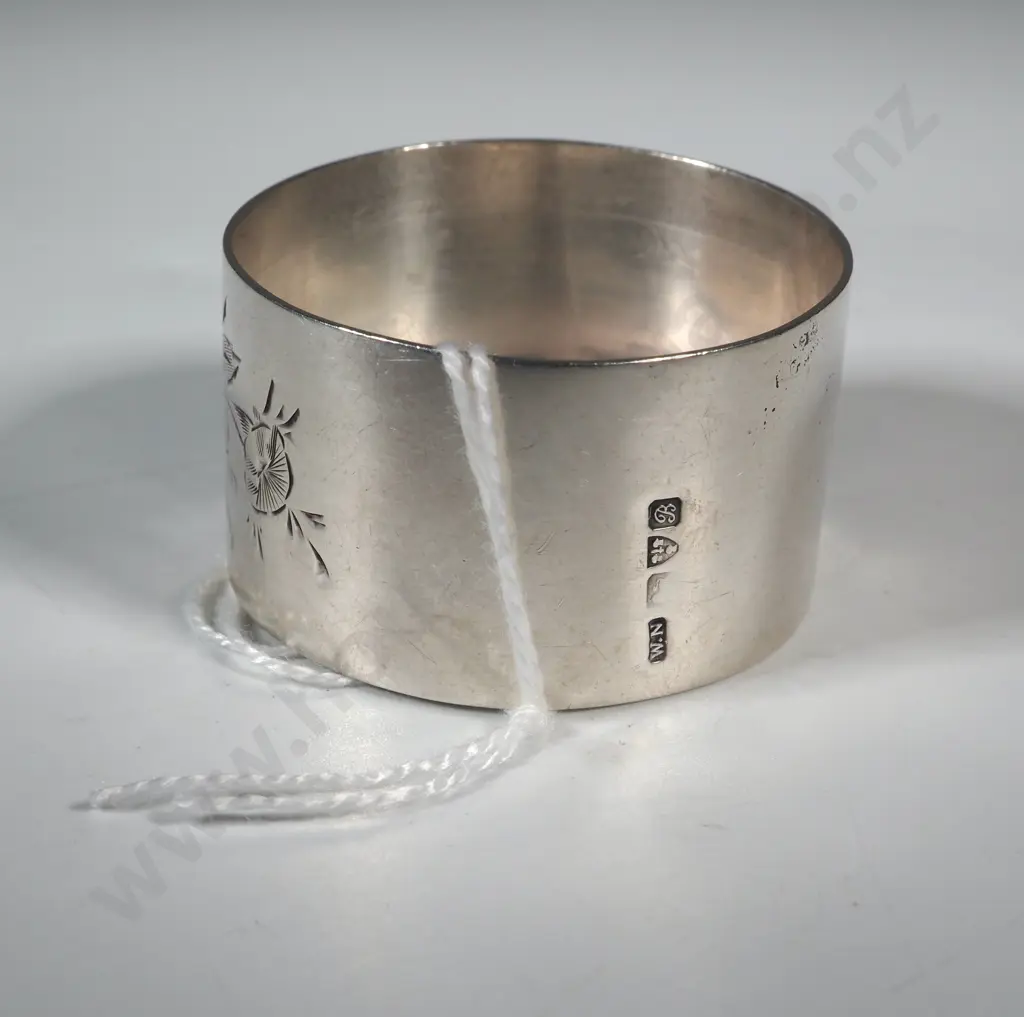 Sterling Silver Serviette Ring With Engraved Floral Decoration. Chester 1902 Image 1++