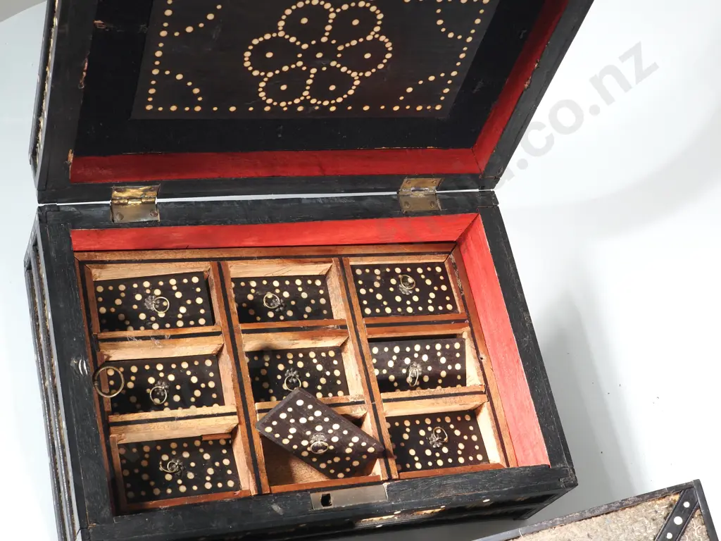 Three Porcupine Quill Trinket Boxes. Image 1++