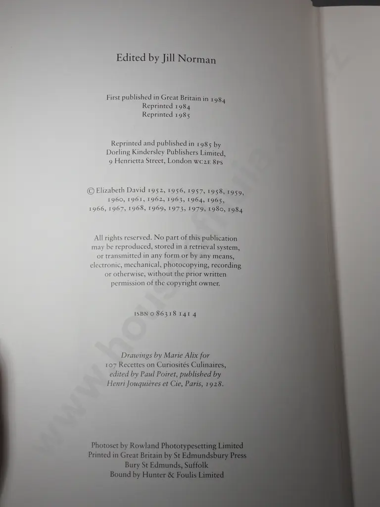 Rare Elizabeth David Book. 1984. An Omelette & a Glass of Wine - Front Internal Interface Upside Down. Image 1++