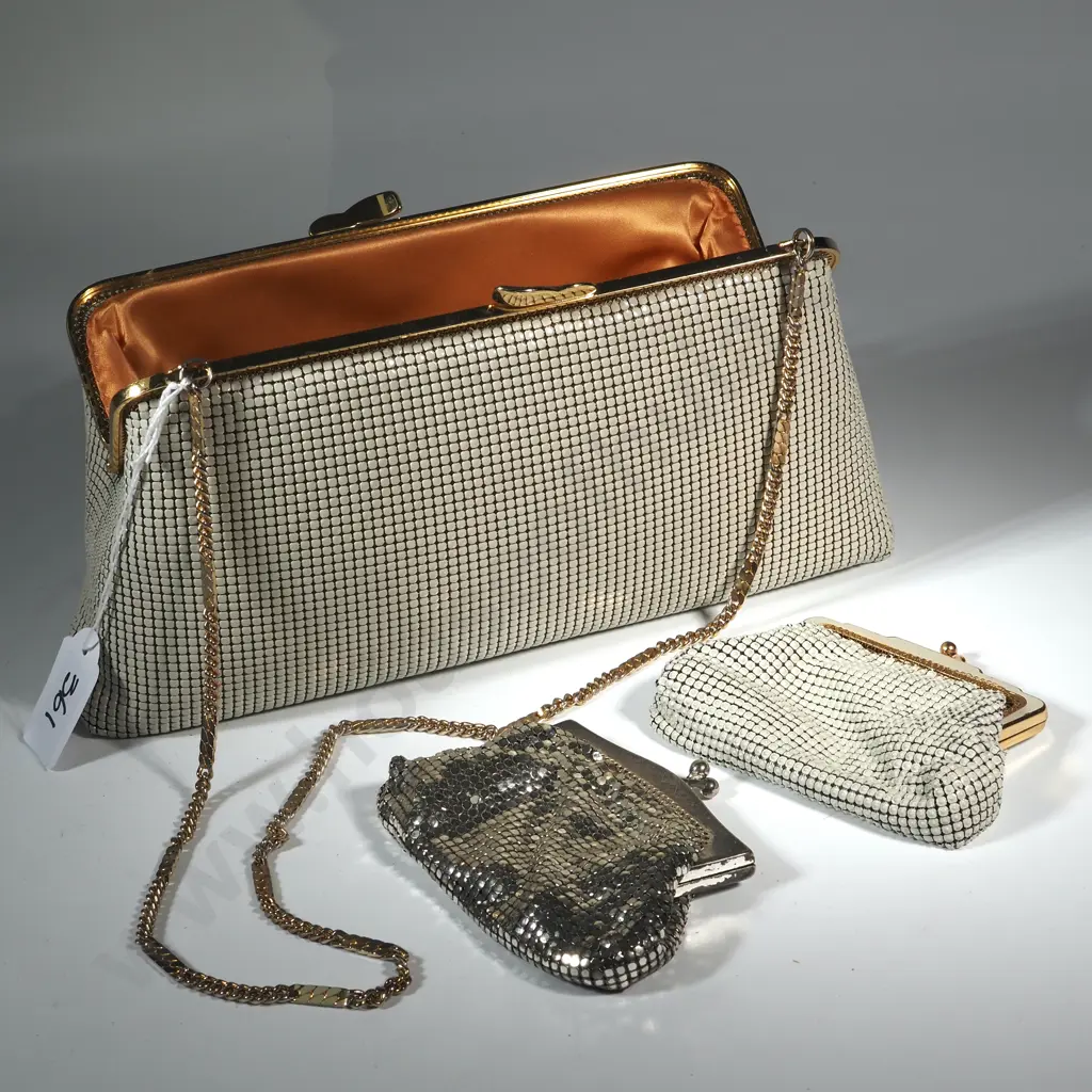 A Cream Mesh Oroton Style Clutch Purse w Chain & Change Purse, & an Oroton Style Silver Coloured Mesh Change Purse. Image 1++