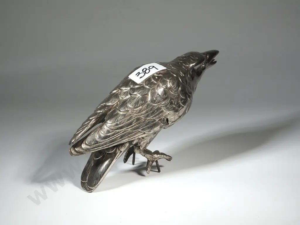 Silver Coloured Metal Magpie. Image 1++