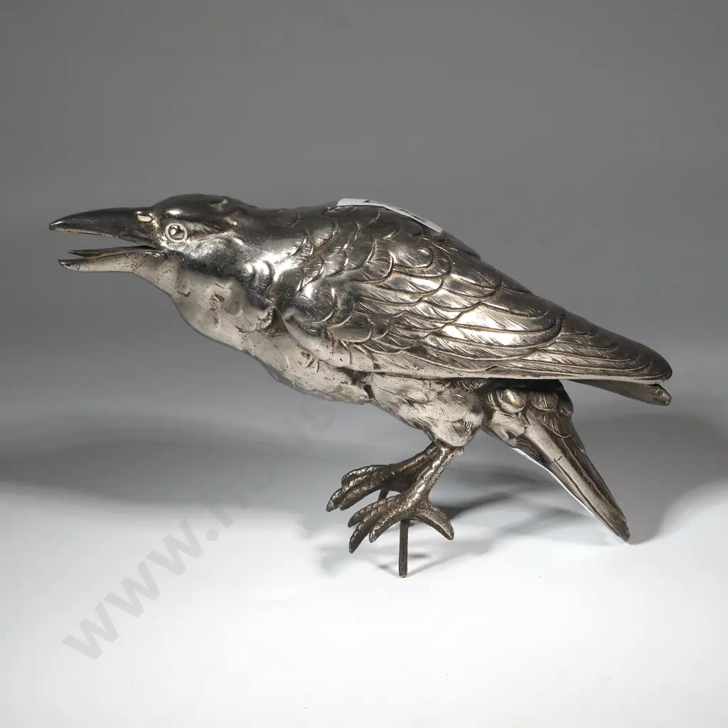 Silver Coloured Metal Magpie. Image 1++