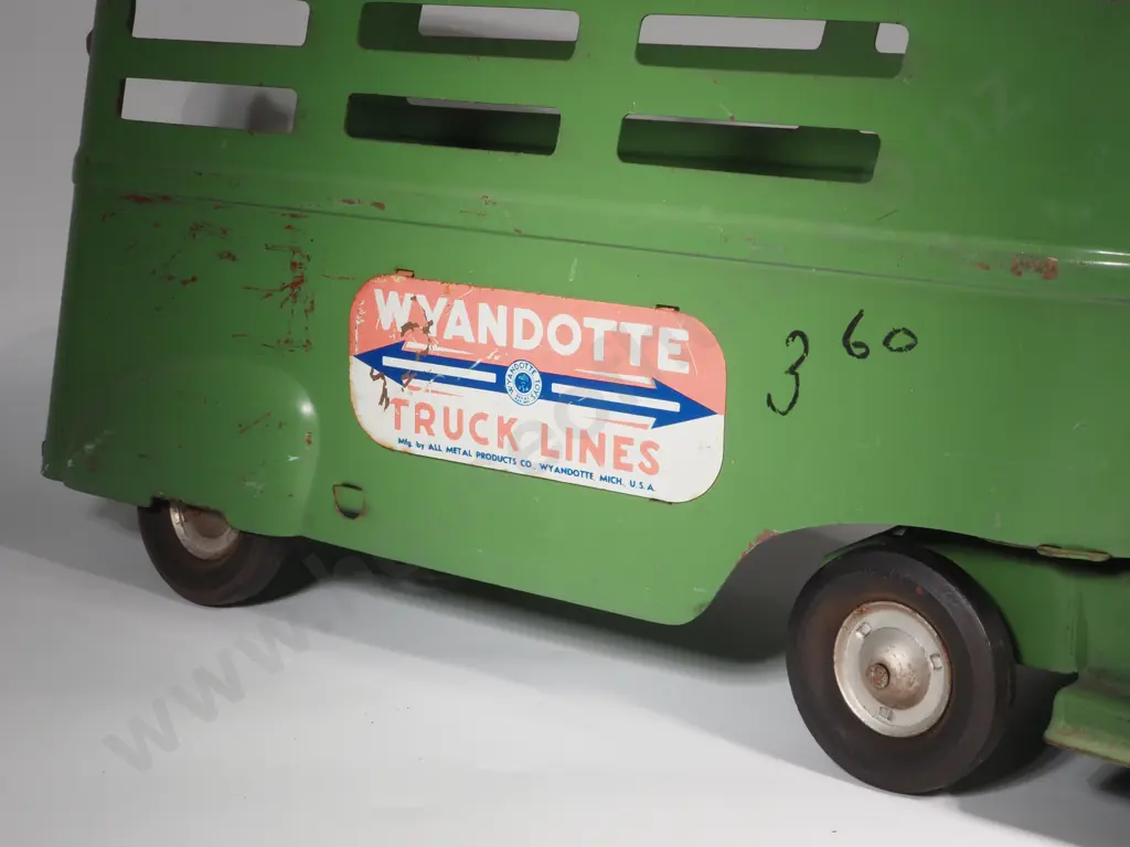 1950s Wyandotte Semi Stock Hauler. Image 1++