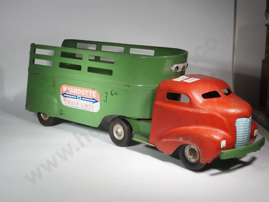 1950s Wyandotte Semi Stock Hauler. Image 1++