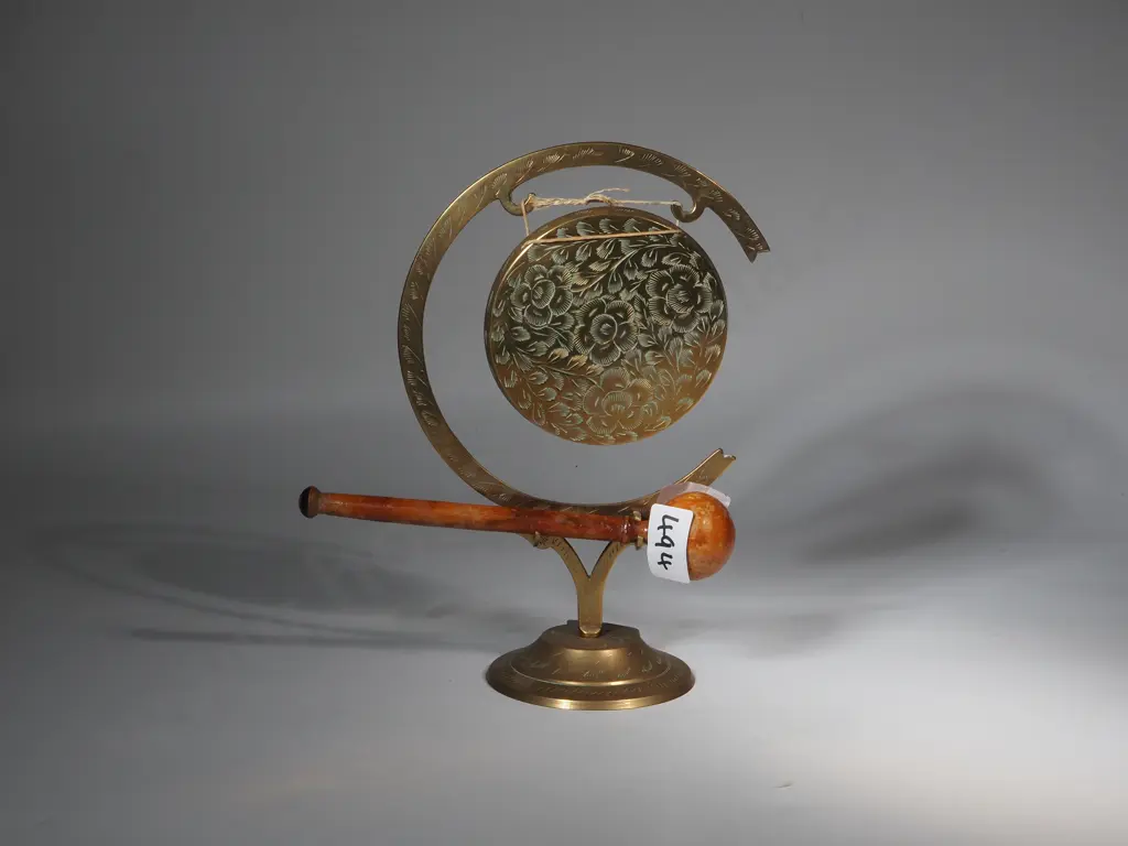 Small Brass Dinner Gong. Image 1++