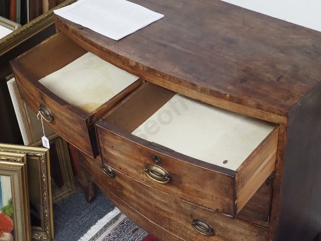 A 19th Regency Bow Front Mahogany Chest Of Four Drawers Image 1++