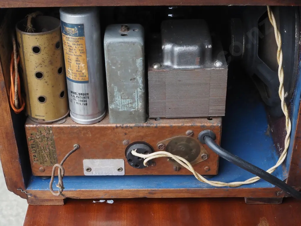 Vintage Zenith 5R216 "Cube" Tube Radio, Circa 1937  Image 1++