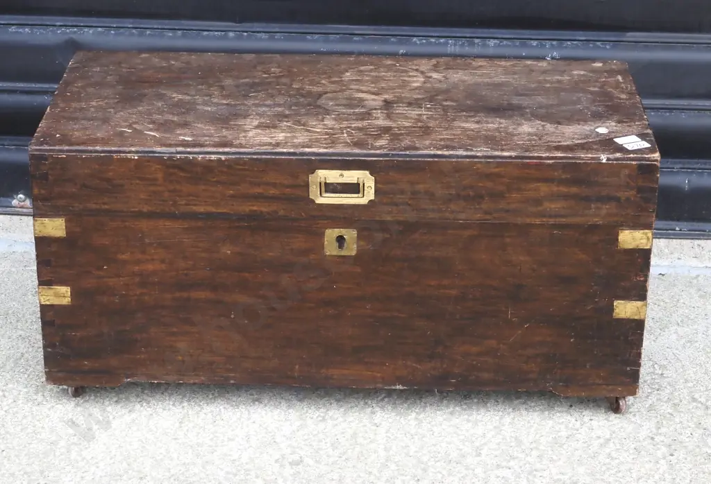 Small Campaign Style Chest on Castors Image 1++