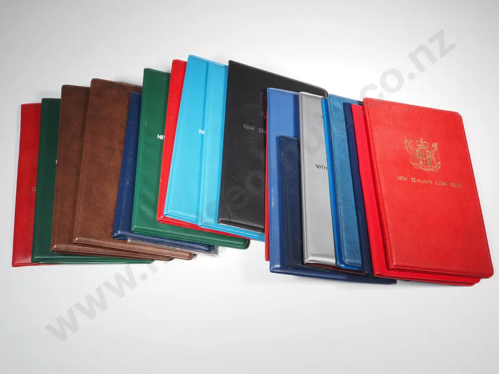 16 New Zealand Uncirculated Coin Sets  Image 1++