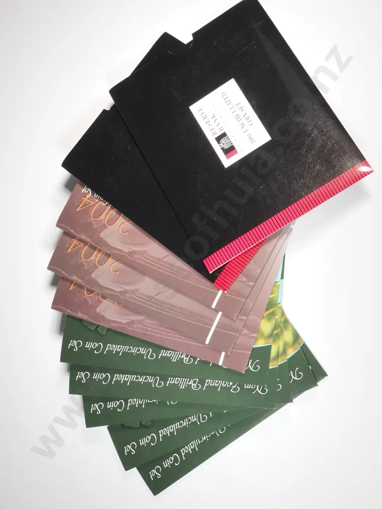Ten New Zealand Uncirculated Coin Sets - 2003/ 2004/1991 Image 1++