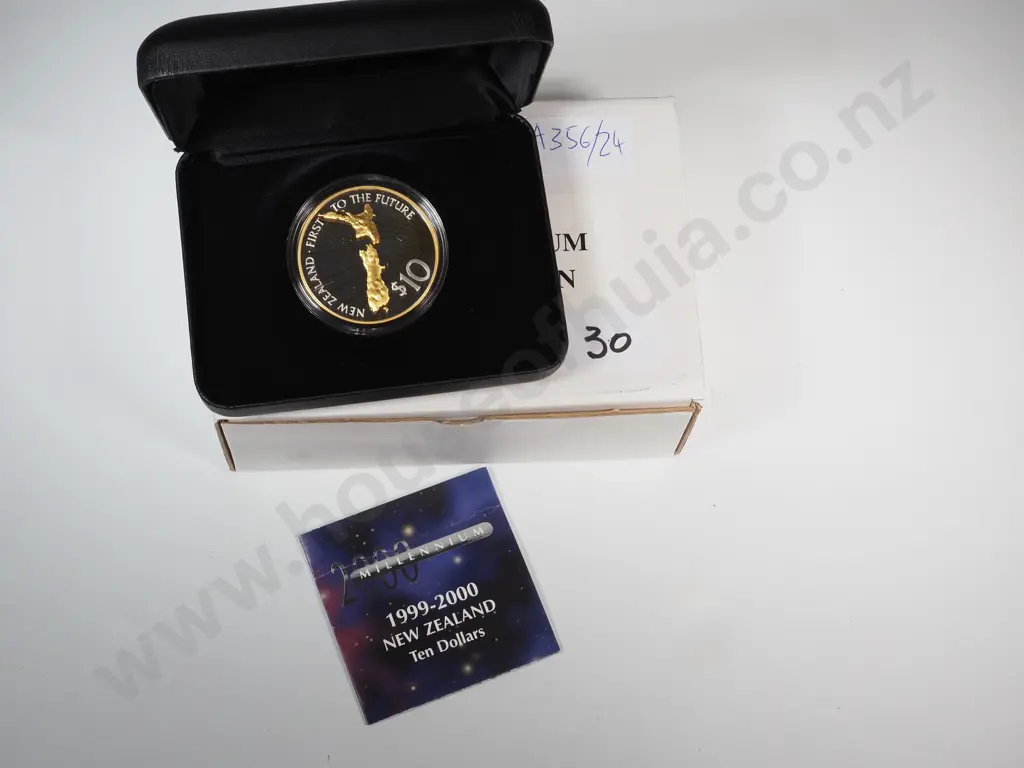 New Zealand 2000 Millennium Proof $10 Silver Coin  Image 1++