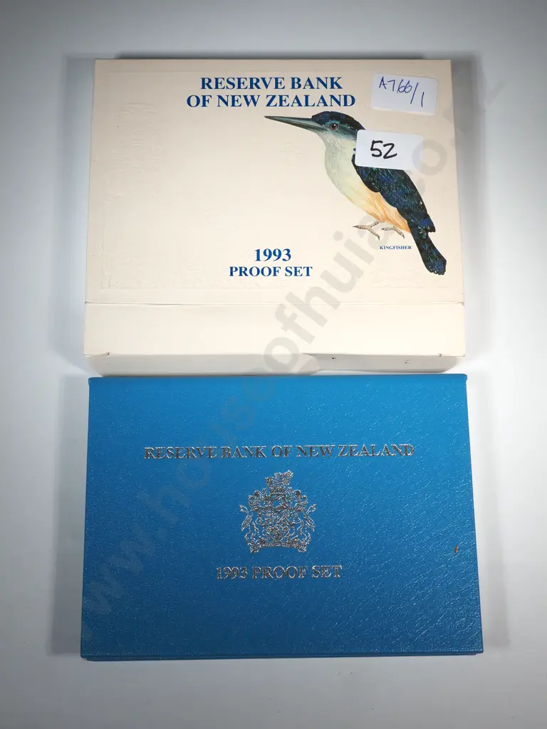 1993 New Zealand Proof Coin Set w Silver Dollar Image 1++