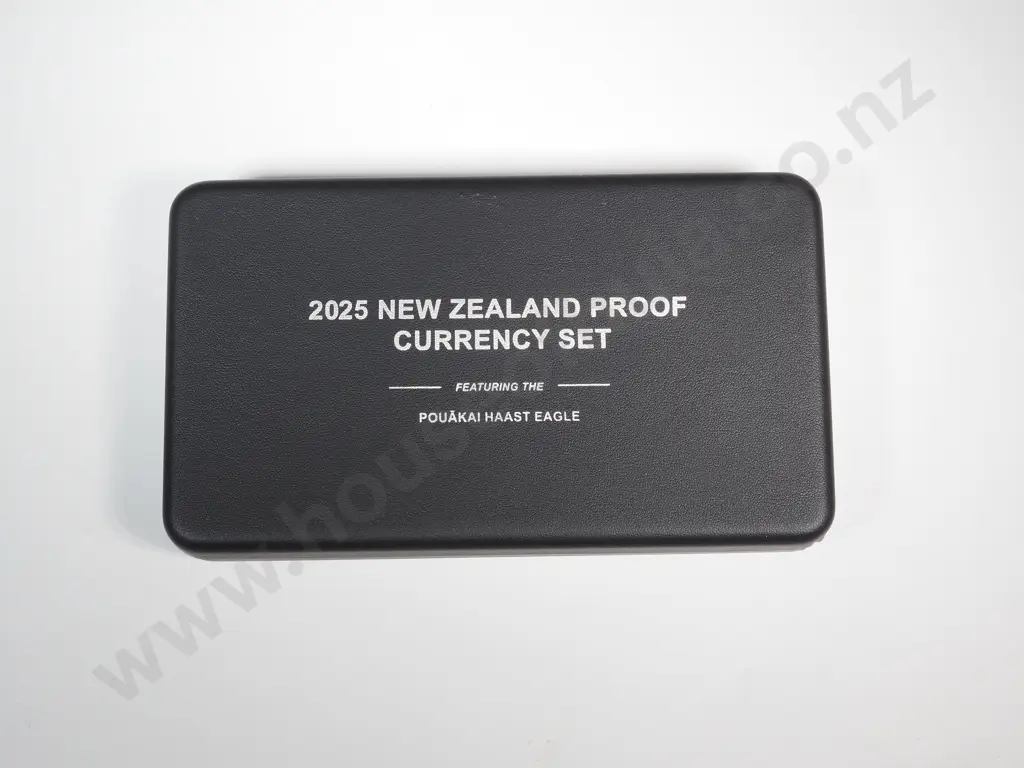 2025 New Zealand Proof Currency Set  Image 1++