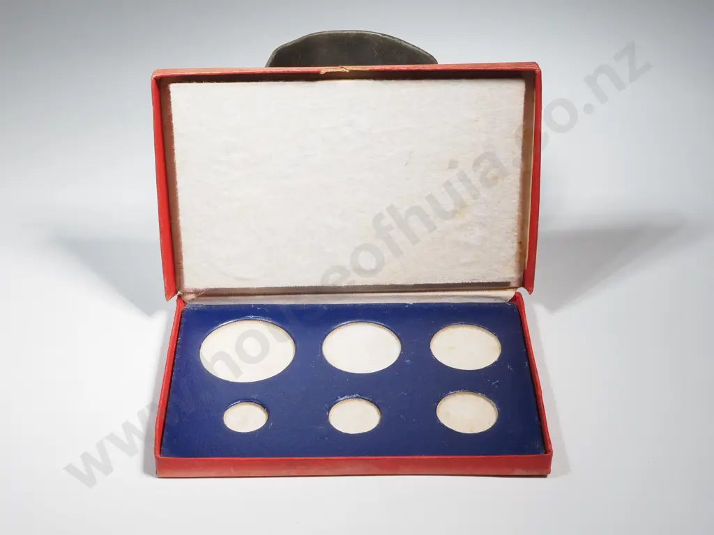 1935 Waitangi Proof Set Coin Box  Image 1++