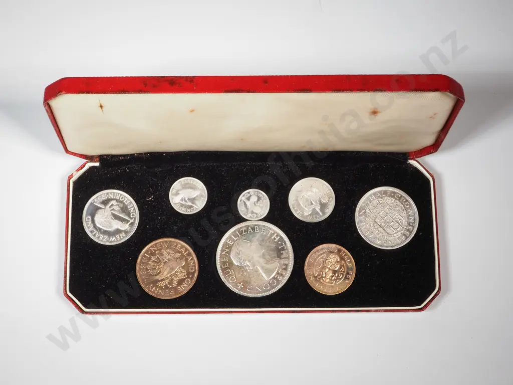 1953 New Zealand Proof Cased Coin Set  Image 1++