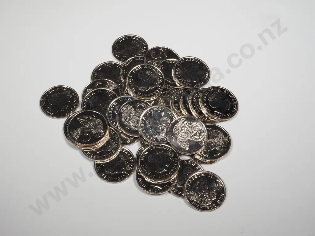 38 2004 New Zealand Uncirculated Five Cent Coins  Image 1++