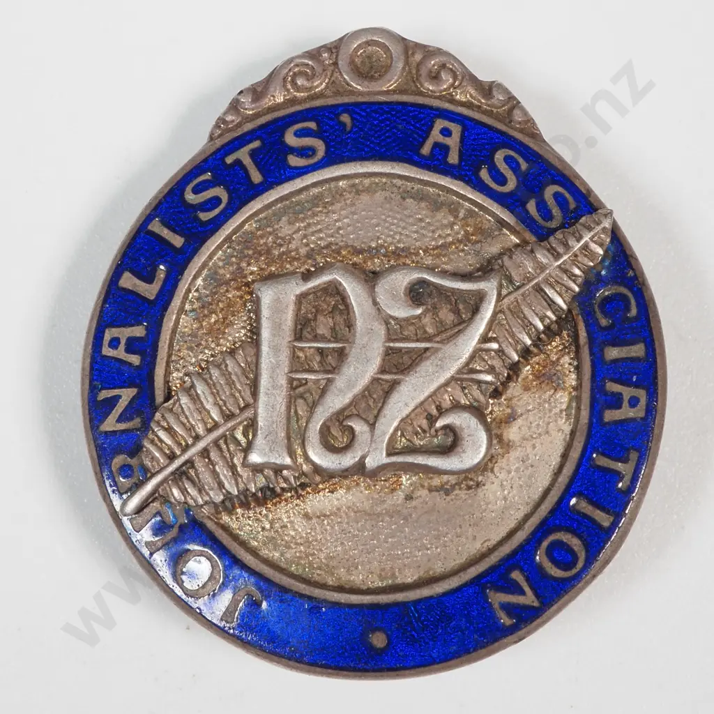 Journalists Association of New Zealand Silver Pin Image 1++