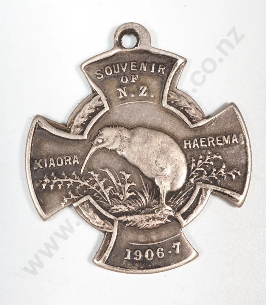 1906-07 Christchurch Exhibition Souvenir Silver Kiwi   Image 1++