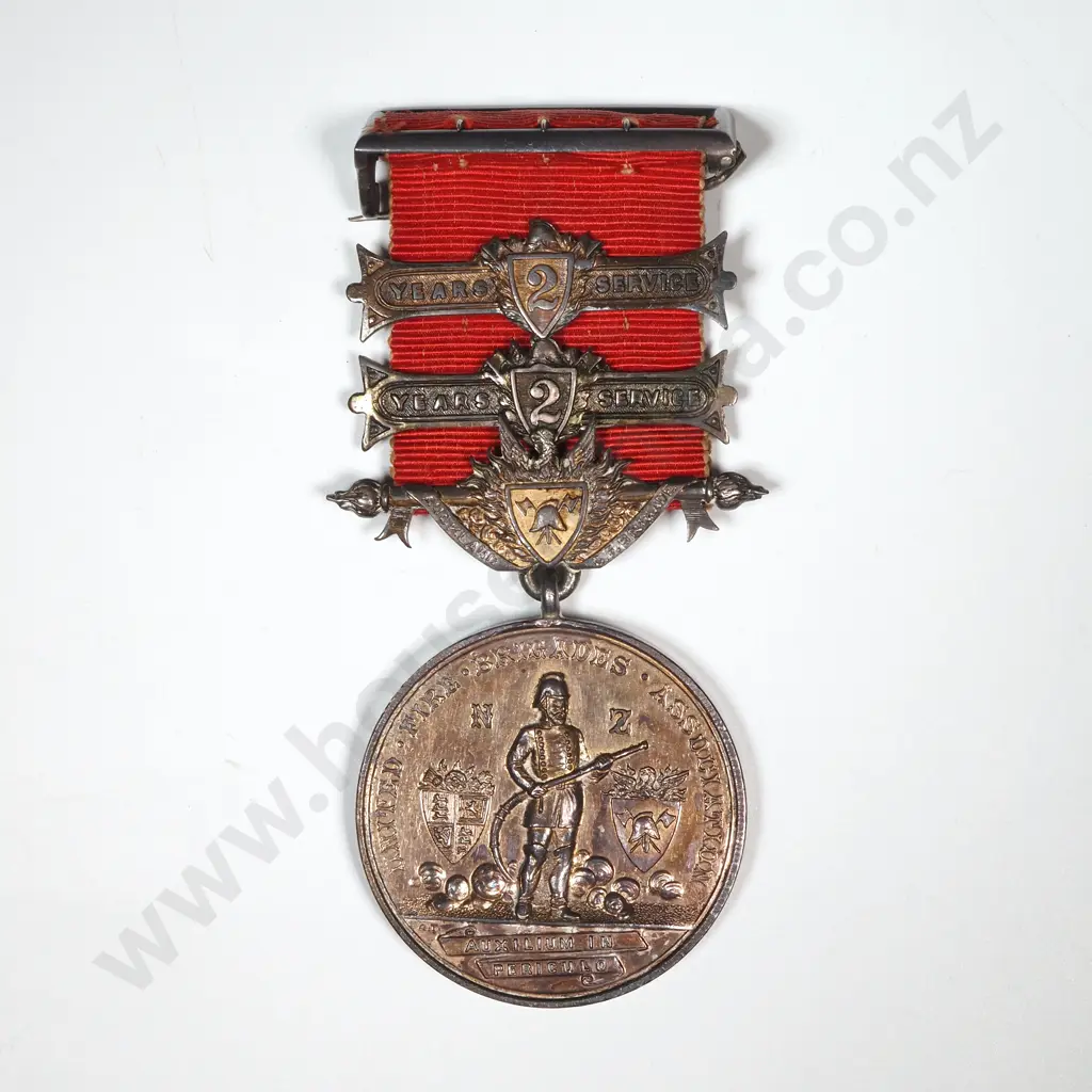 1910 Auckland UFBA Long Service Medal to Benjamin Walker - 51.67 Grams Image 1++