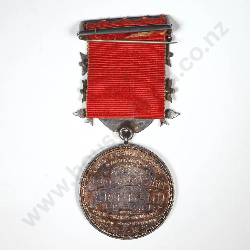 1910 Auckland UFBA Long Service Medal to Benjamin Walker - 51.67 Grams Image 1++