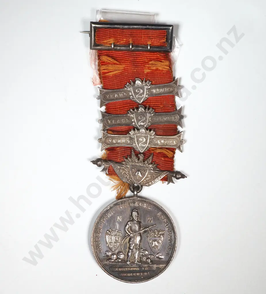 1908 Sumner Borough Council UFBA Long Service Medal to John Williams - 57.7 Grams  Image 1++