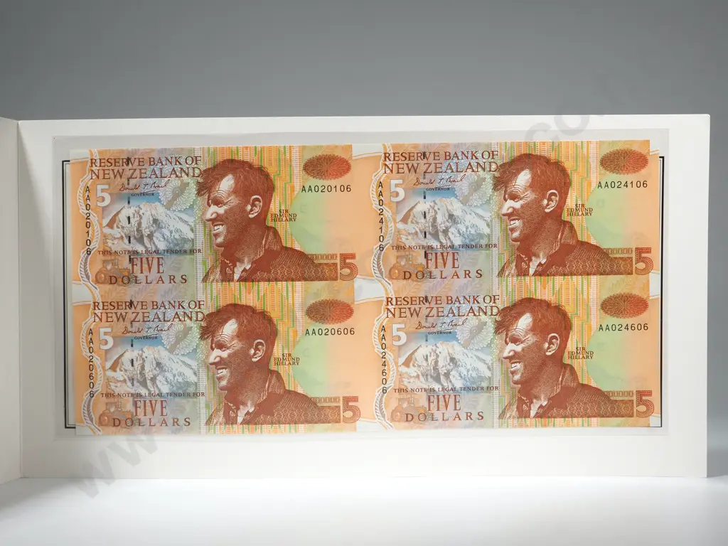 1992 New Zealand Presentation Uncut Sheet of Four Five Dollar Banknotes  Image 1++
