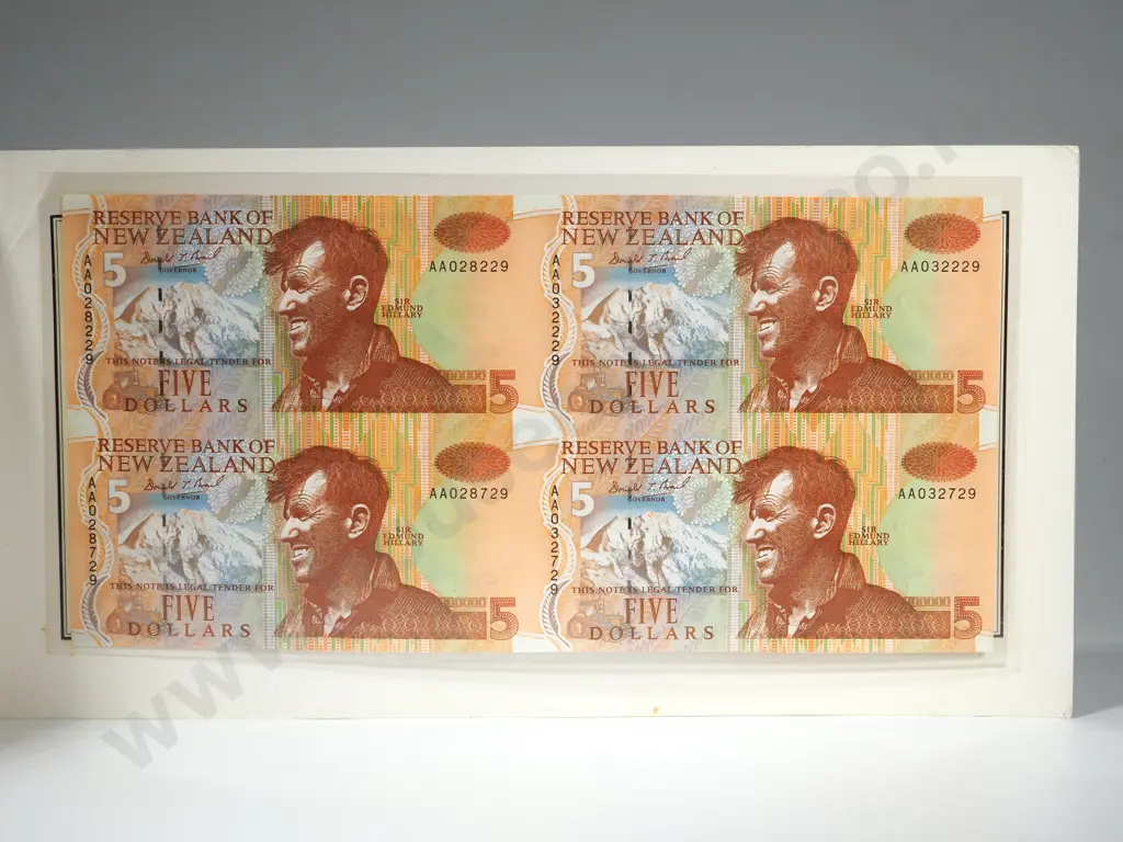 1992 New Zealand Presentation Uncut Sheet of Four Five Dollar Banknotes  Image 1++