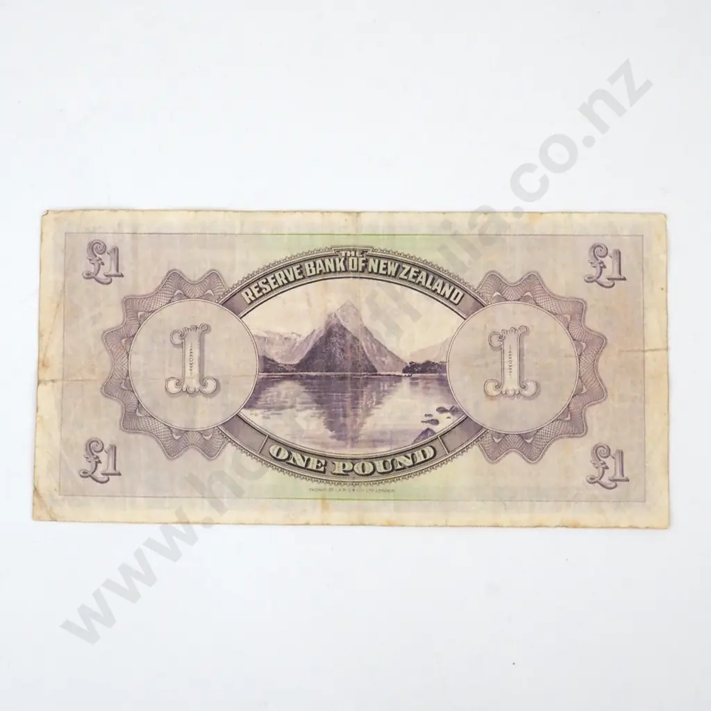 New Zealand One Pound Lefeaux Banknote - Circulated  Image 1++