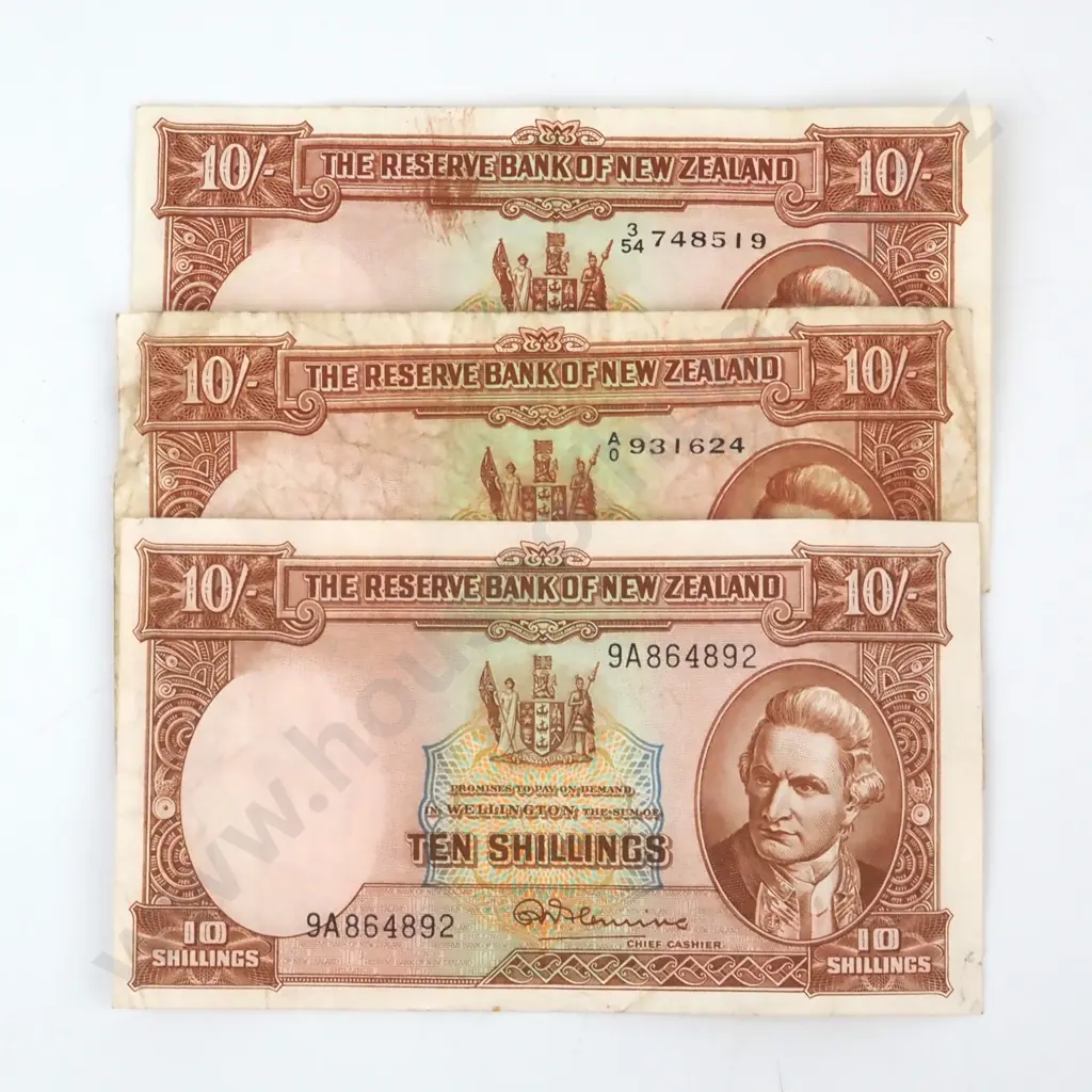 Three New Zealand 10 Shilling Banknotes - Two Hanna One Fleming - Circulated  Image 1++