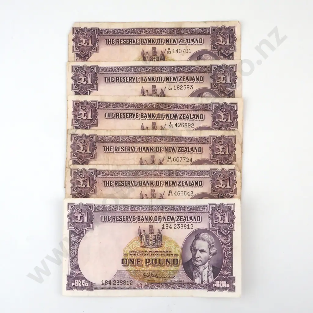 Six New Zealand One Pound Banknotes - Five Hanna & One Fleming Image 1++