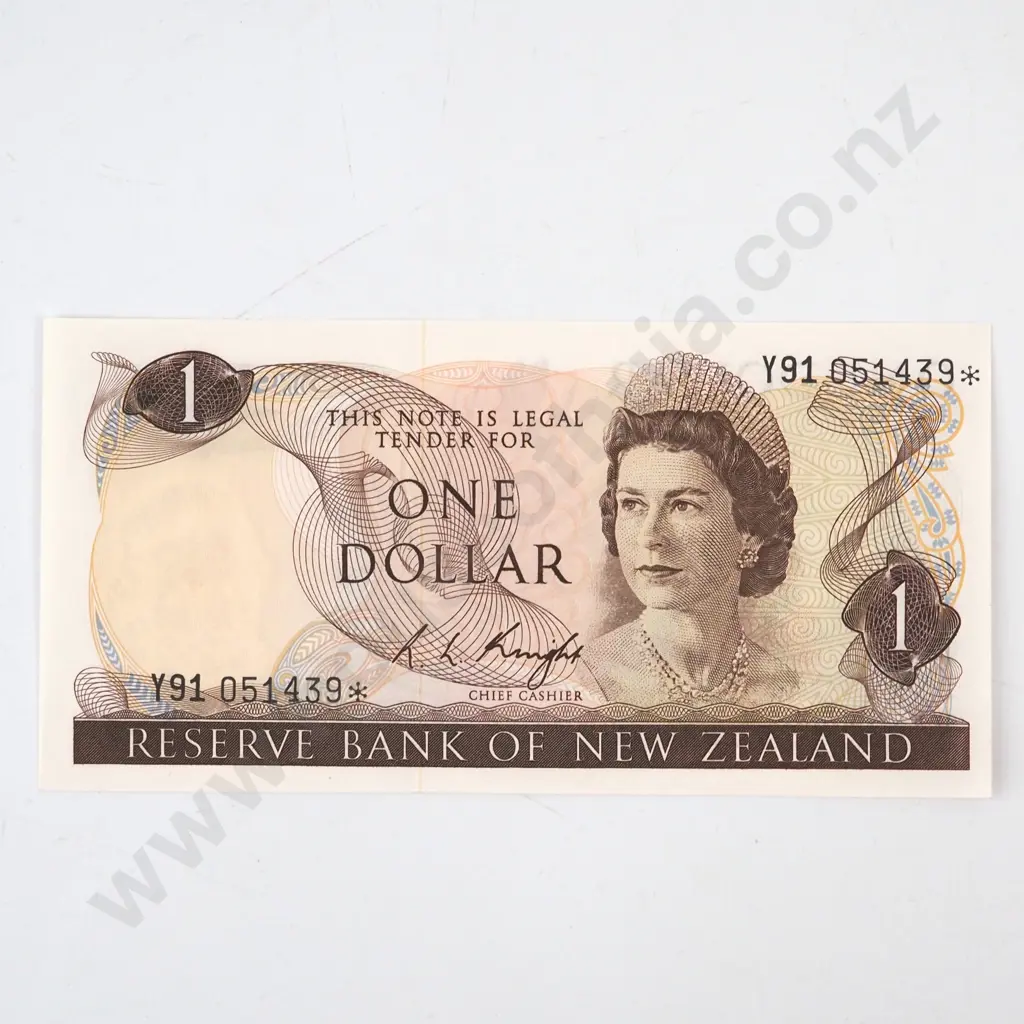 New Zealand UNC Knight One Dollar Star Banknote Image 1++