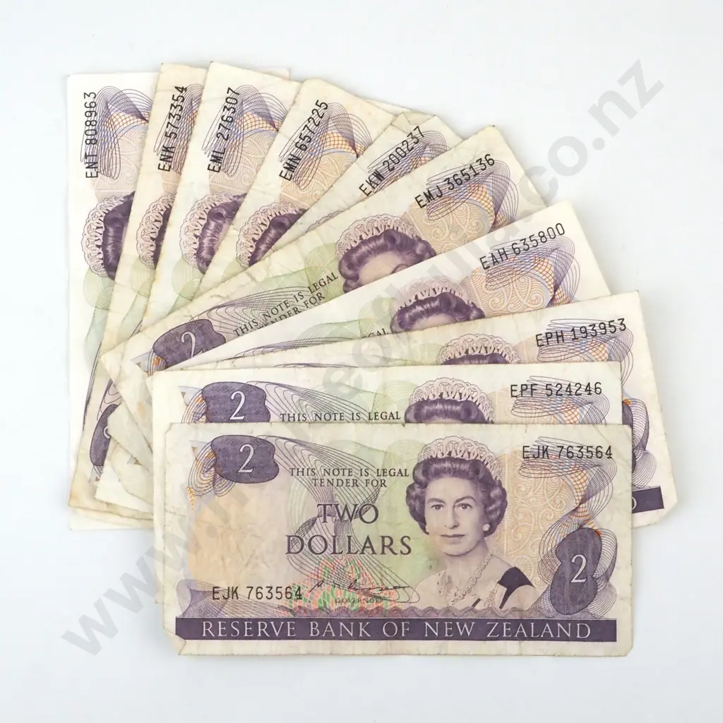 11 New Zealand Two Dollar Banknotes - Circulated  Image 1++