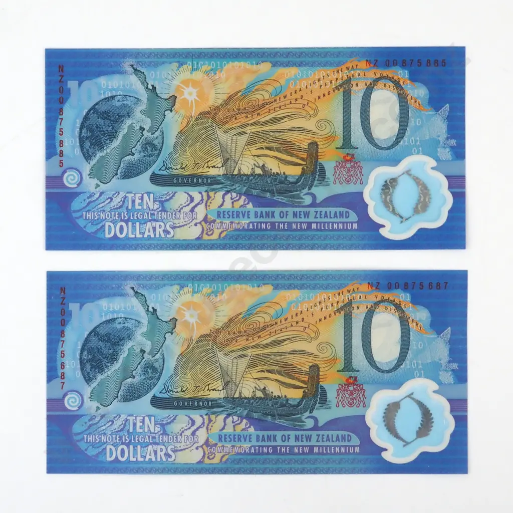 Two Almost Consecutive New Zealand 10 Dollar Millennium Banknotes - Red Serial Image 1++