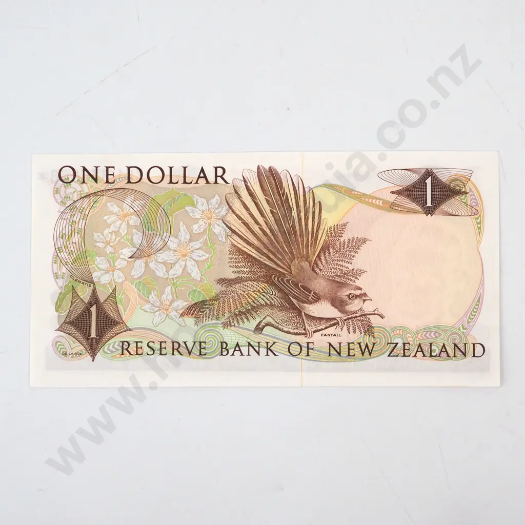 New Zealand UNC Knight One Dollar Star Banknote Image 1++