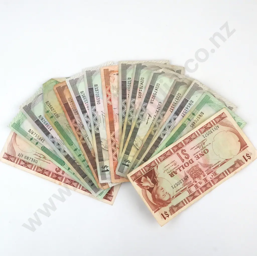 Assorted Fijian Banknotes $22 Face Value  Image 1++