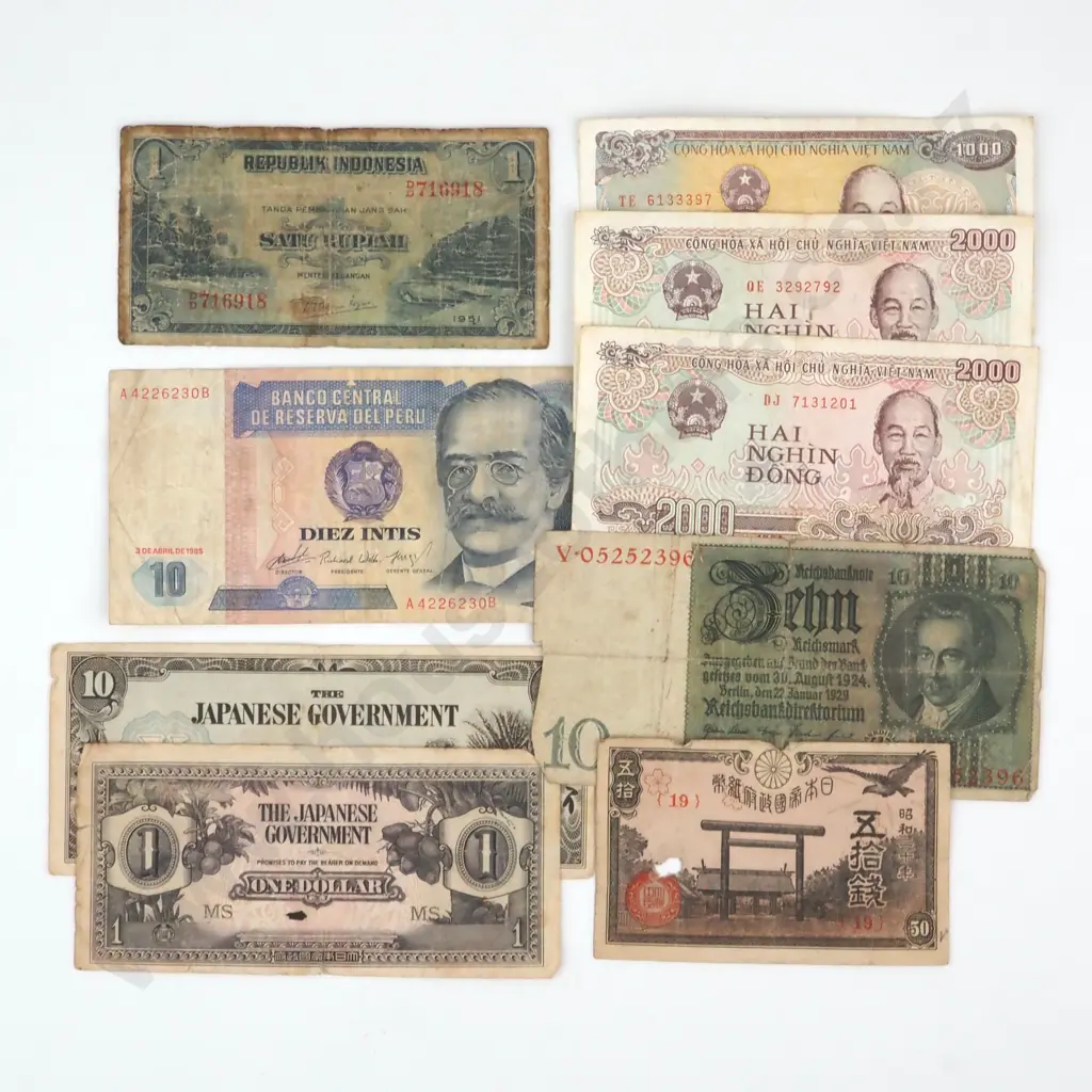 Assorted Lot of International Banknotes  Image 1++