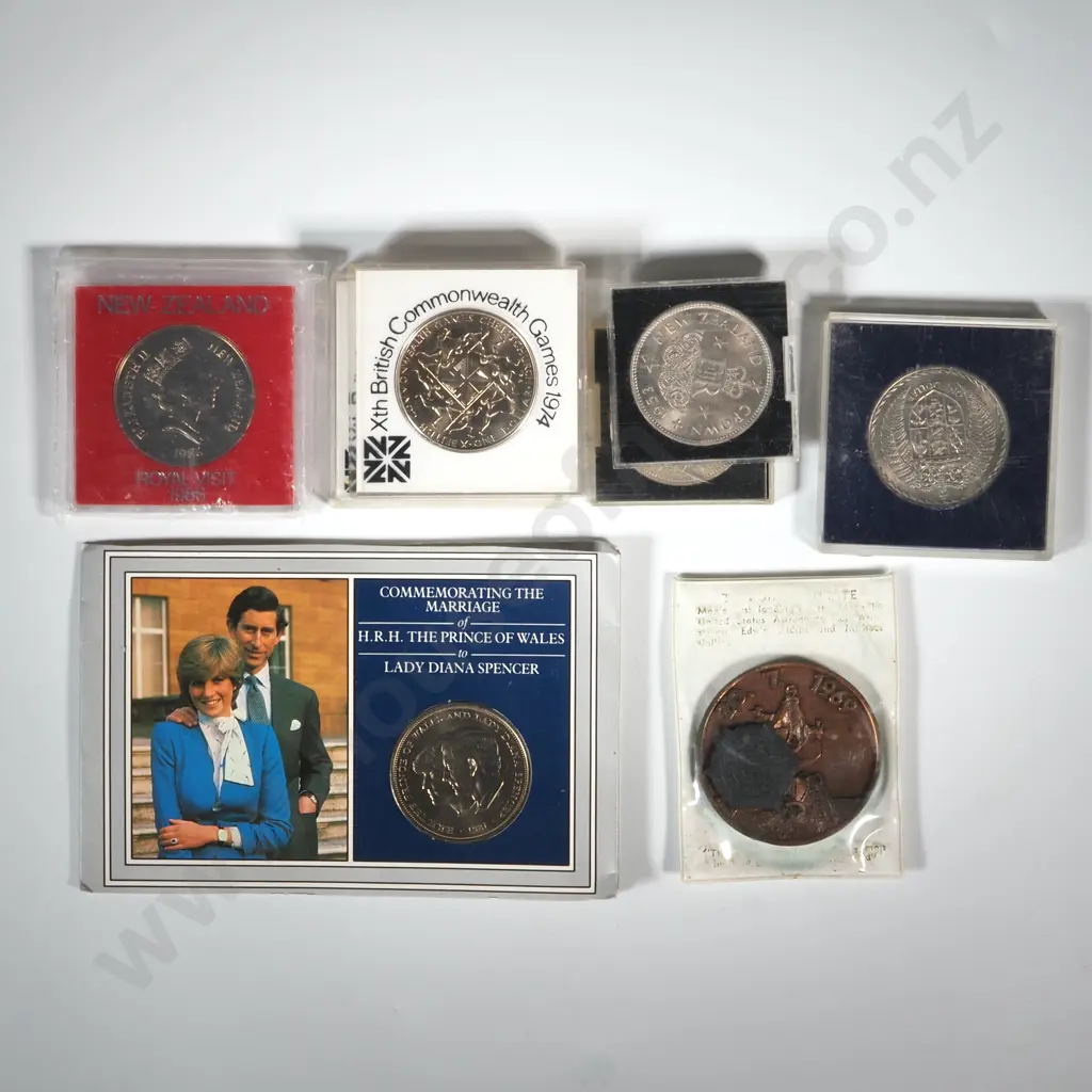 Assorted UNC Coins - New Zealand & UK Image 1++