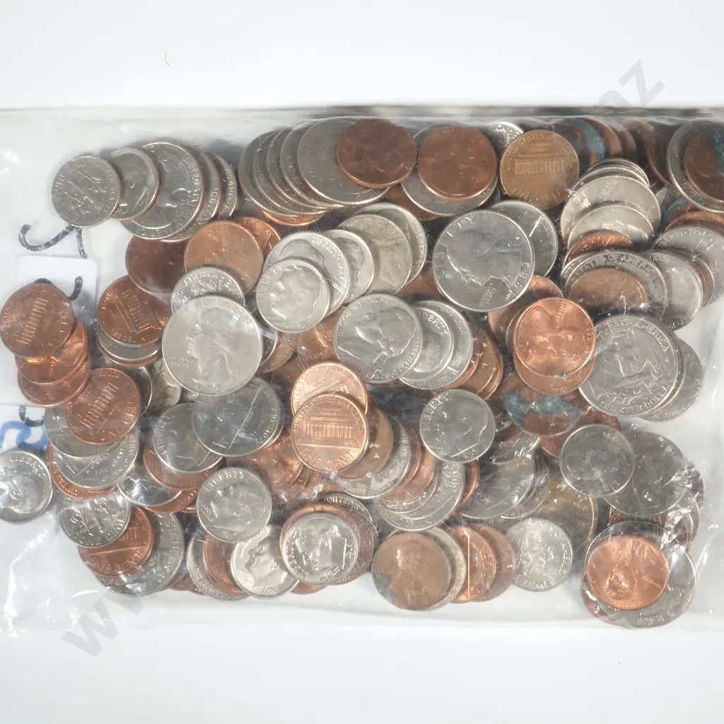 690 Grams of United States of America Coinage  Image 1++