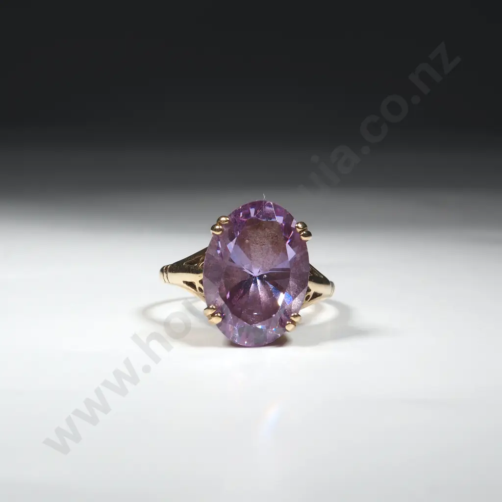 9ct Gold Purple Stone Ring w English Hallmarks Image 1++