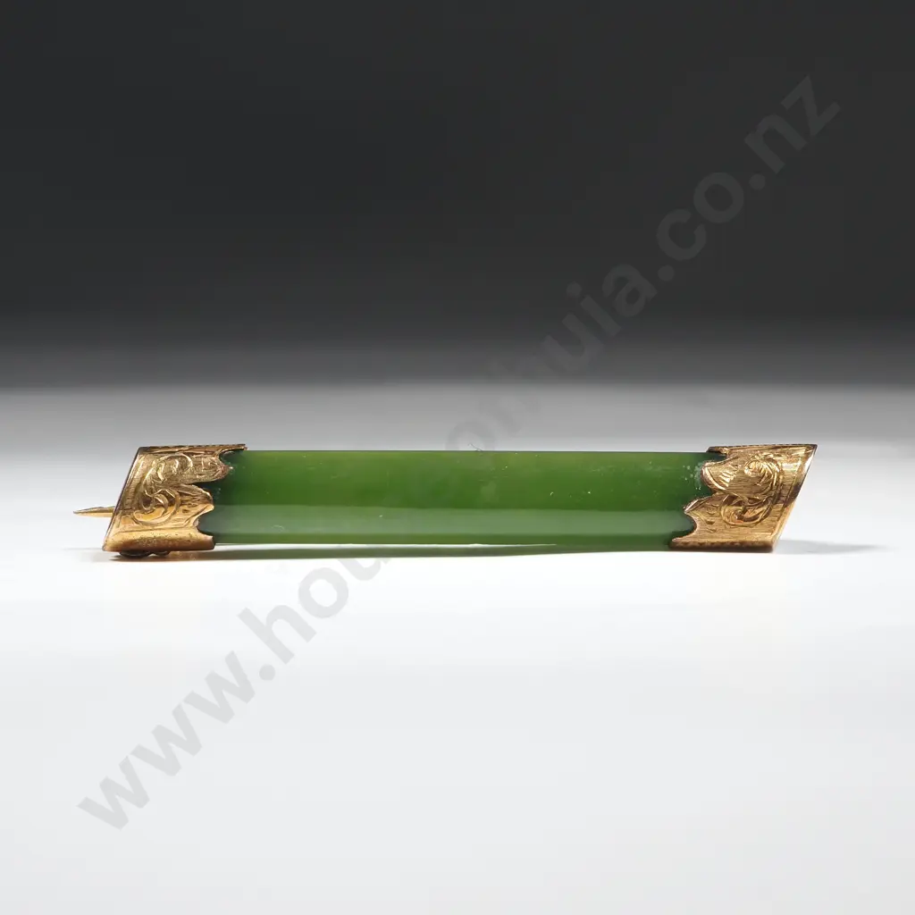 9ct Gold NZ Greenstone Bar Brooch Image 1++