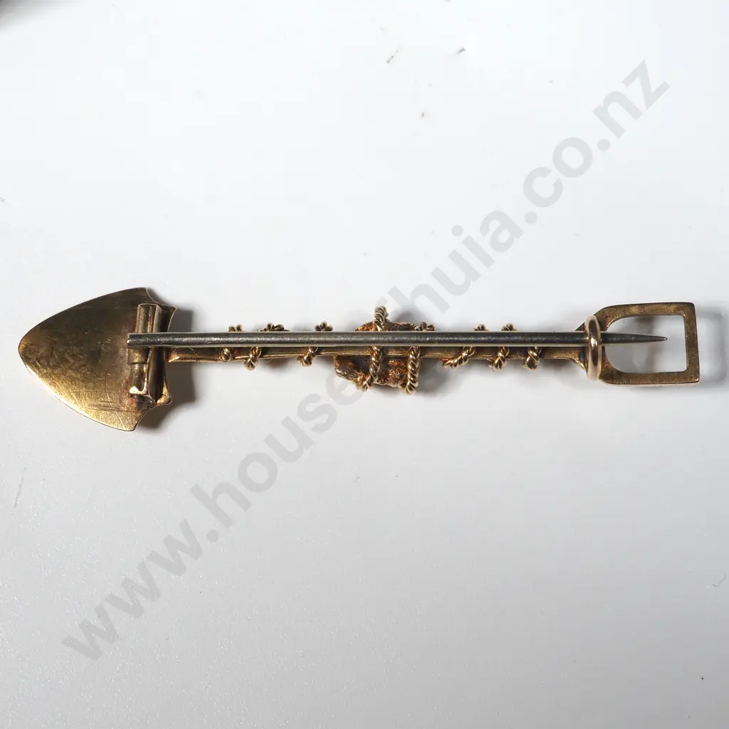 Colonial 9ct Gold Miners Nugget Brooch Image 1++