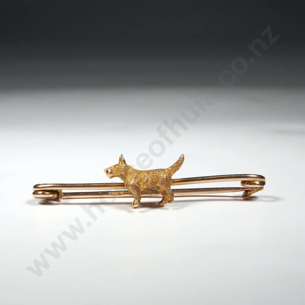 Antique Cased 9ct Gold Dog Brooch Image 1++