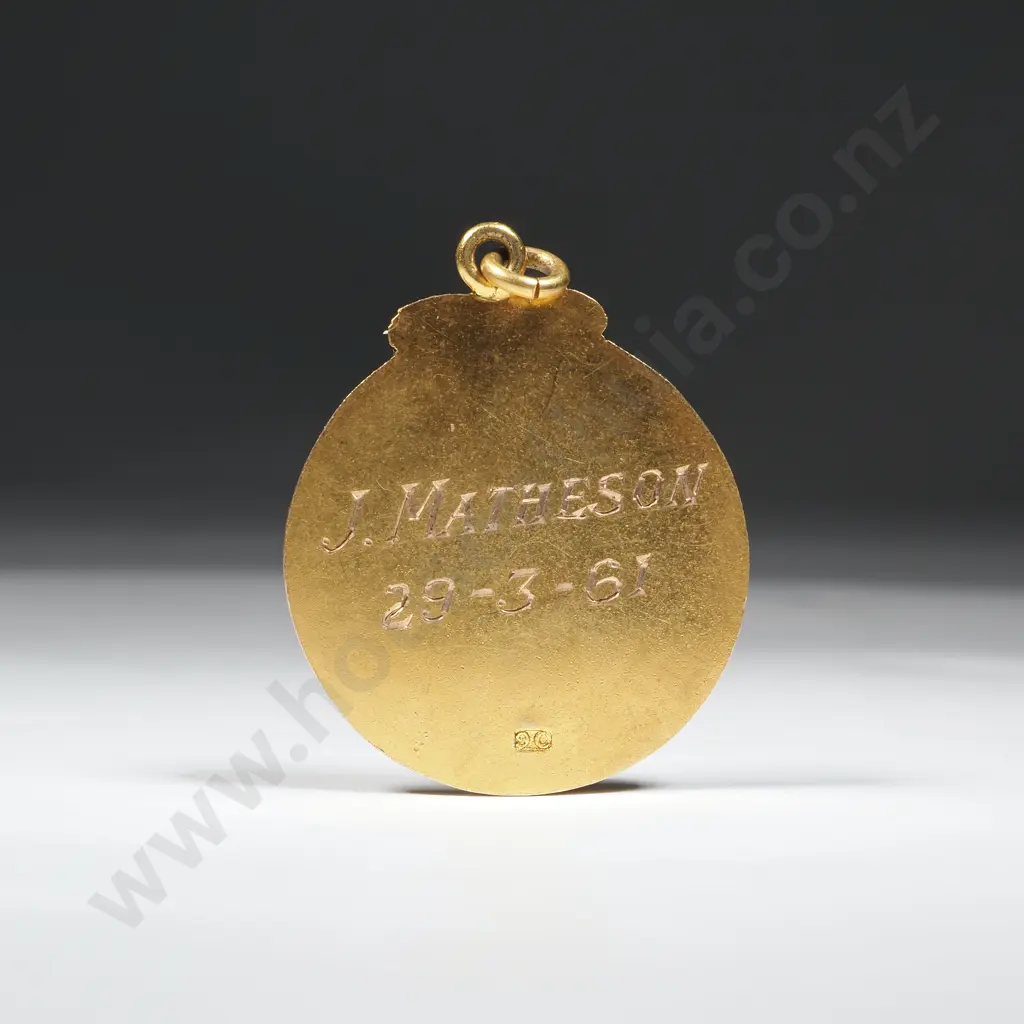 9ct Gold NZ Federation Of Justices Medal to J Matheson Image 1++