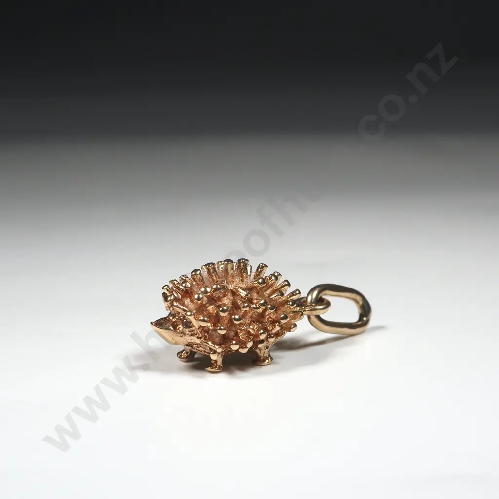 9ct Gold Hedgehog Pendant Image 1++