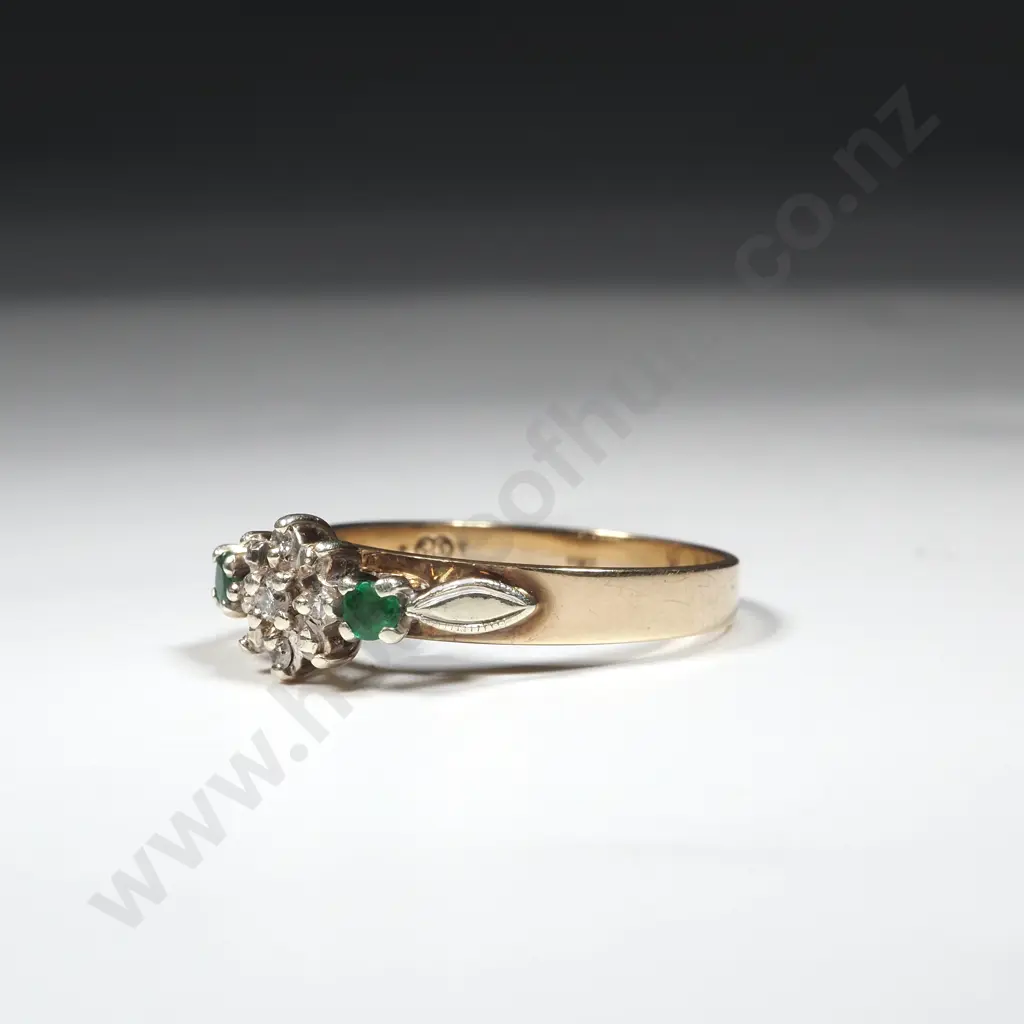 9ct Gold Diamond & Emerald Ring Image 1++