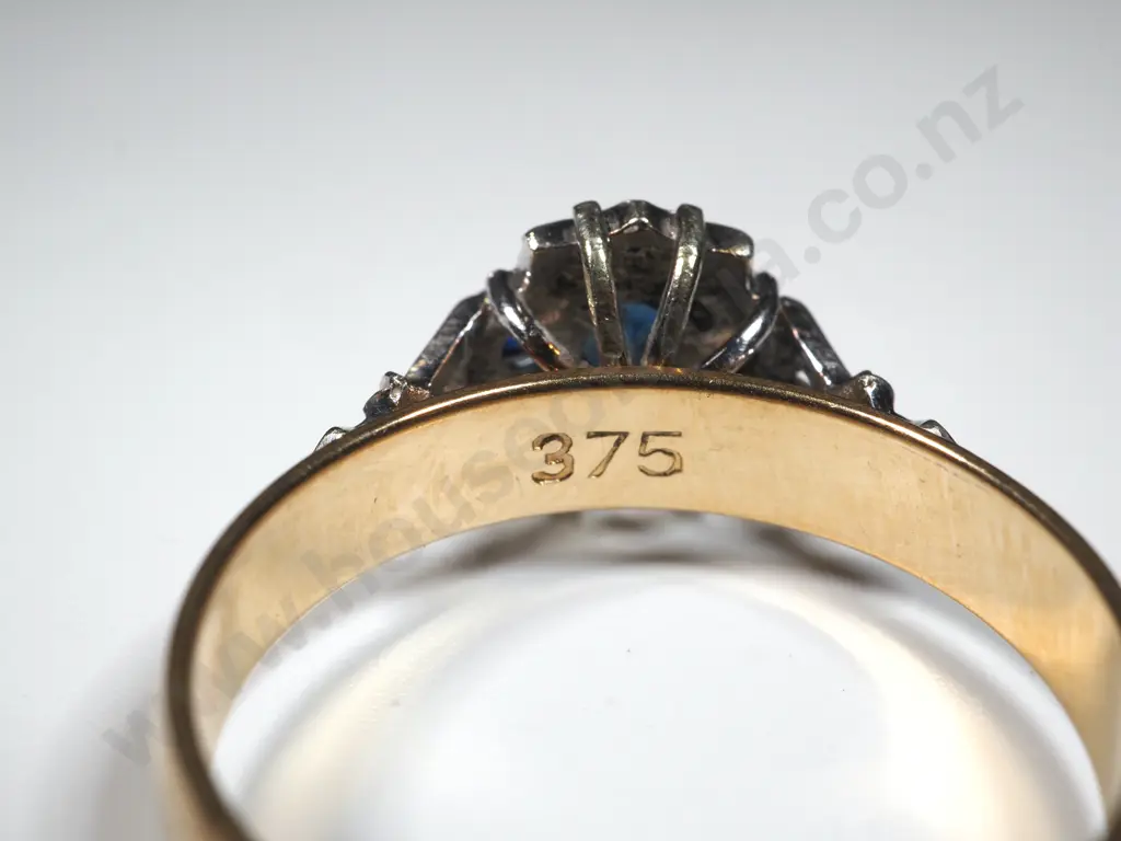 9ct Gold Sapphire & Diamond Ring Image 1++
