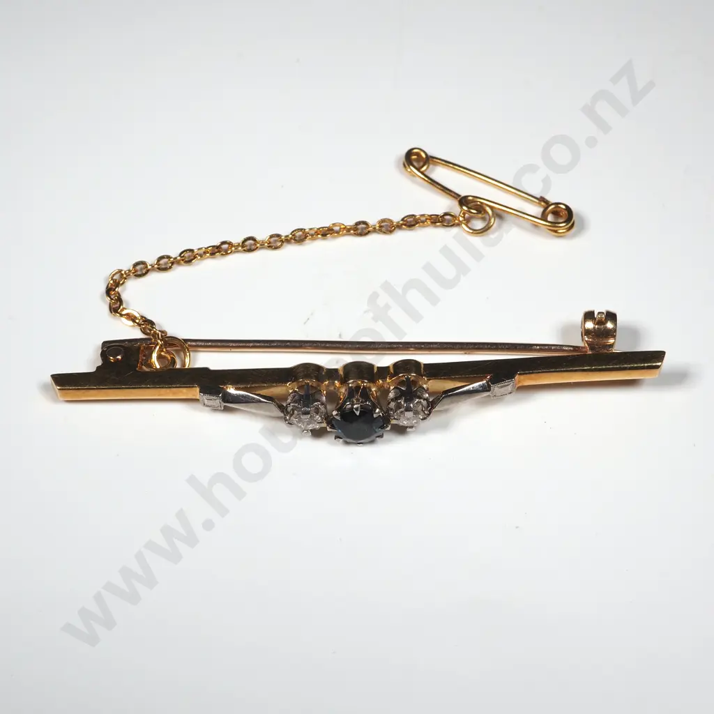 18ct gold Sapphire & Diamond Bar Brooch Image 1++