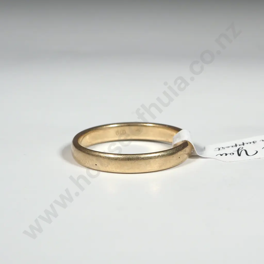 9ct Gold Wedding Band Image 1++