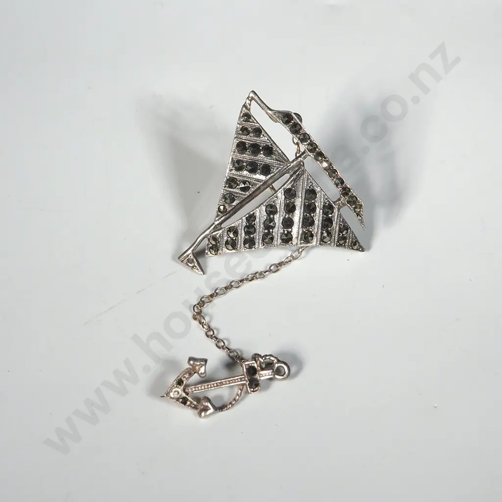 Sterling silver & Marcasite Brooch In The Form Of A Yacht & With Safety Chain Image 1++